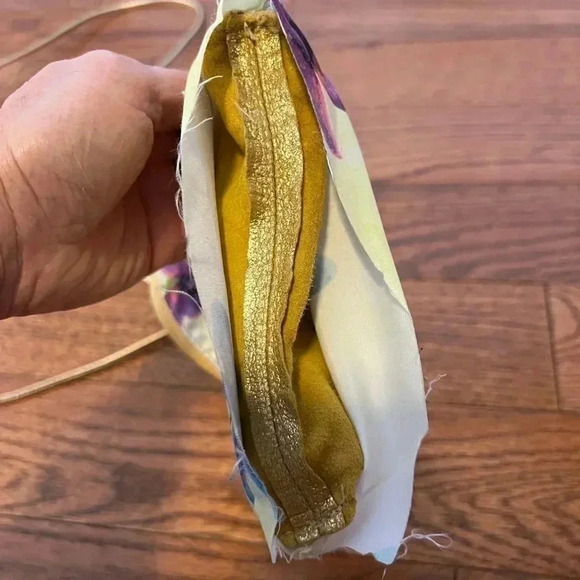 VTG Carlos Falchis Metallic Gold Mini Crossbody Bag - Picture 9 of 14